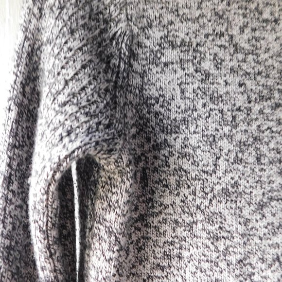 Ribbed High Low Sweater - Picture 9 of 11